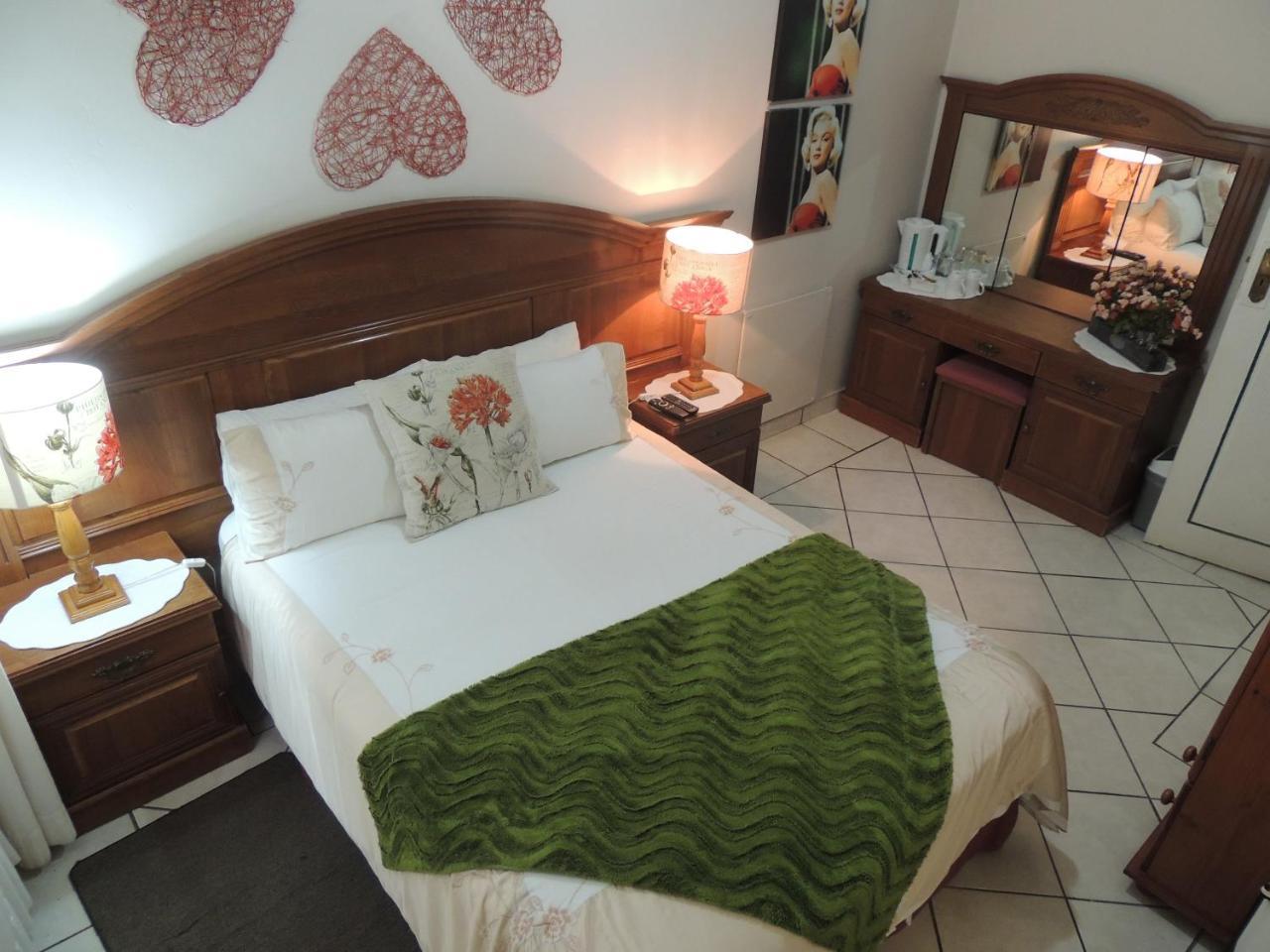 Rita'S Guesthouse Cc فرايهيد المظهر الخارجي الصورة